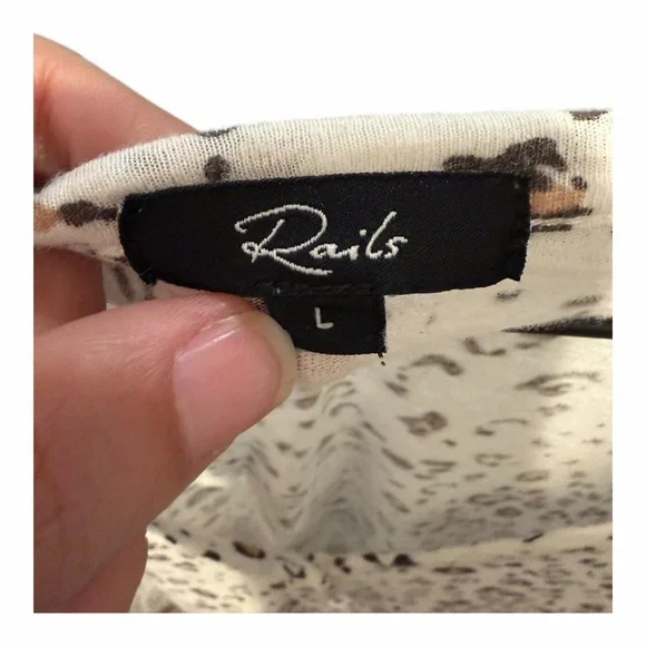 Rails Leopard Print Linen Blend Henley Button Front Long Sleeve Top – Size L - Picture 6 of 9